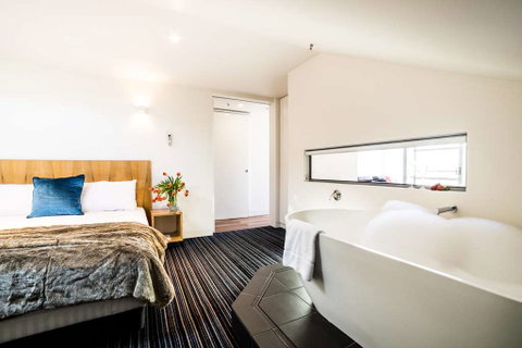 Salamanca Wharf Hotel - Tourism Adelaide 2