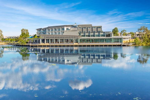 Best Western Plus North Lakes Hotel - Tourism Adelaide 1