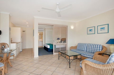Macrossan House Boutique Holidays Apts - Tourism Adelaide 2