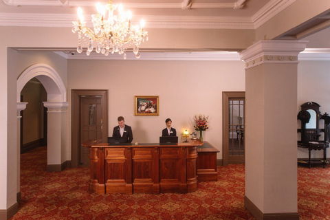 Hadley's Orient Hotel - Tourism Adelaide 1