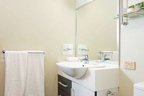 Mantra One Sandy Bay Road - Tourism Adelaide 1