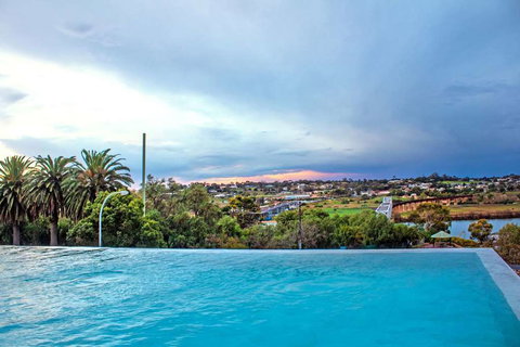 Bridgeport Hotel - Tourism Adelaide 2