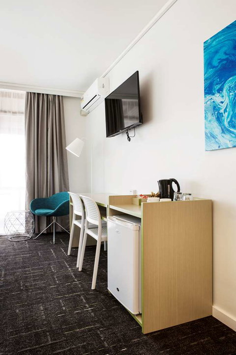 Nightcap at Sandringham Hotel - Tourism Adelaide 8