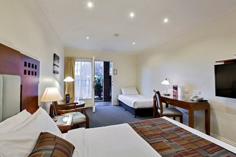 Best Western Plus The Buckingham Inn - Tourism Adelaide 1