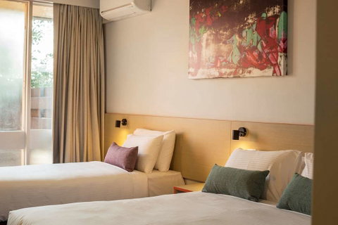 Nightcap At Waltzing Matilda Hotel - Tourism Adelaide 8