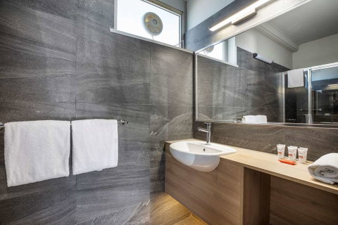 Sandbelt Club Hotel - Tourism Adelaide 6
