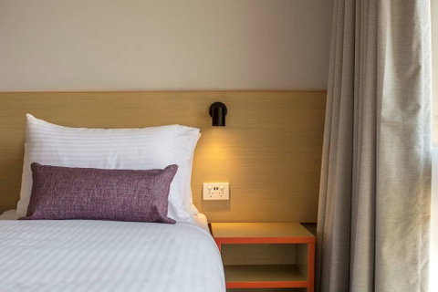 Nightcap At Waltzing Matilda Hotel - Tourism Adelaide 5