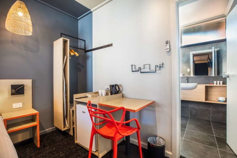 Monash Hotel - Tourism Adelaide 2
