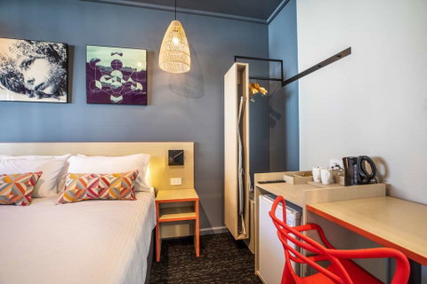 Monash Hotel - Tourism Adelaide 3