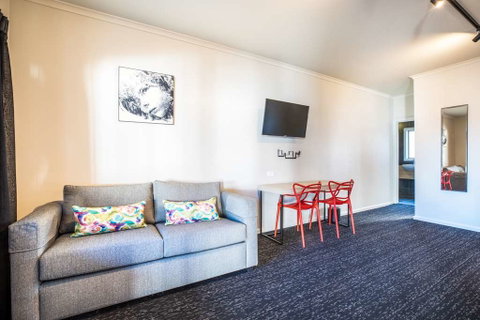 Monash Hotel - Tourism Adelaide 15