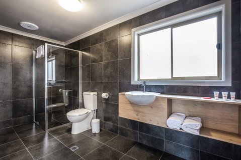 Monash Hotel - Tourism Adelaide 17