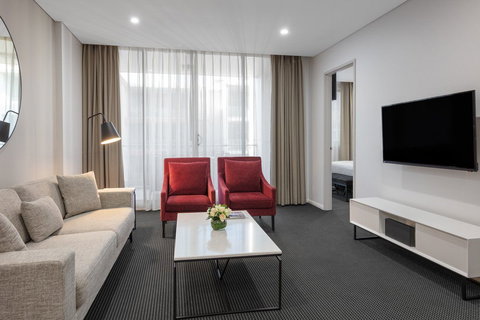 Meriton Suites North Ryde - Tourism Adelaide 3