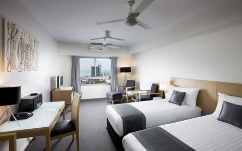 Mantra Pandanas - Tourism Adelaide 1