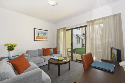 Metro Advance Apartments & Hotel - Tourism Adelaide 5