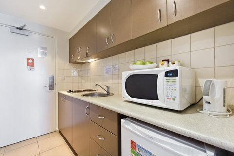 Metro Advance Apartments & Hotel - Tourism Adelaide 6