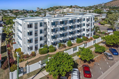 Madison Ocean Breeze - Tourism Adelaide 0