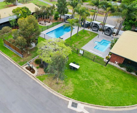 Federation Motor Inn - Tourism Adelaide 0