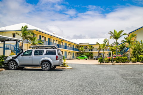 Mackay Seabreeze Apartments - Tourism Adelaide 0