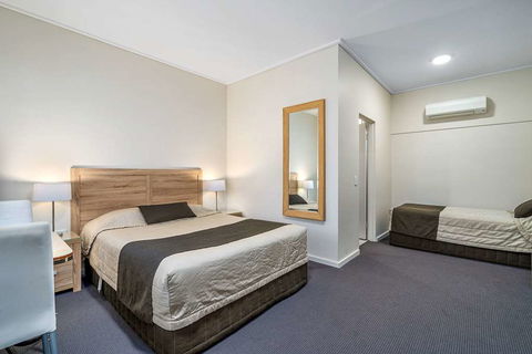 Quality Hotel Sherbourne Terrace - Tourism Adelaide 2