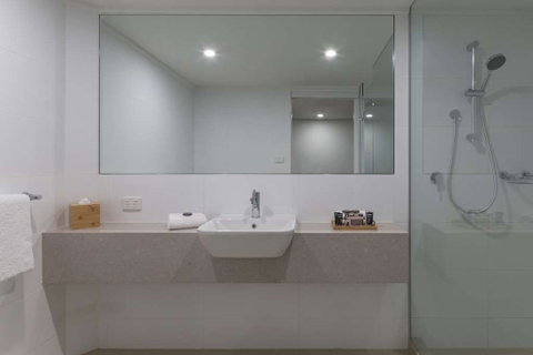 Dingley International Hotel - Tourism Adelaide 4