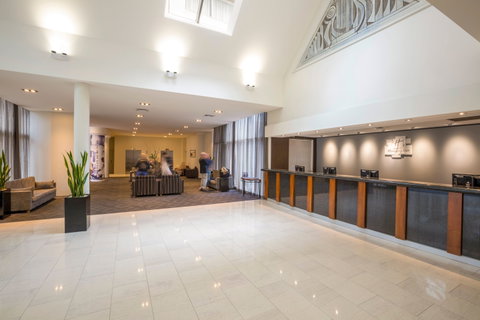 Holiday Inn Potts Point - Tourism Adelaide 3