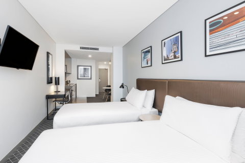 Holiday Inn & Stes Sydney Bondi Junction - Tourism Adelaide 7