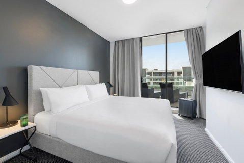 Meriton Suites Zetland - Tourism Adelaide 11