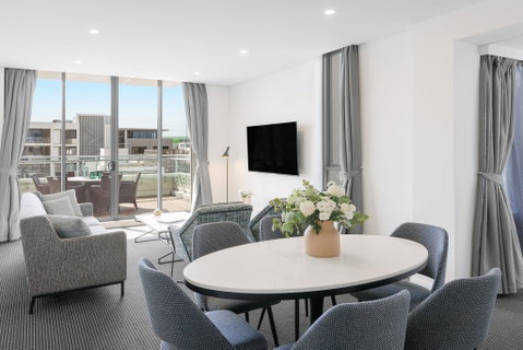 Meriton Suites Zetland - Tourism Adelaide 12