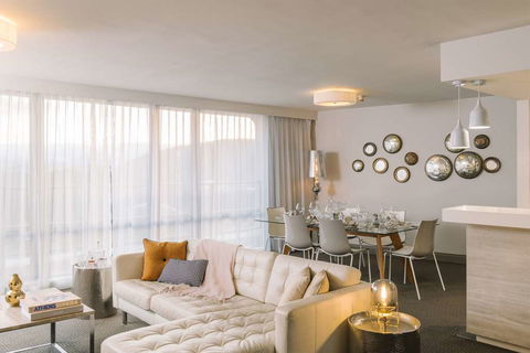 QT Canberra - Tourism Adelaide 15