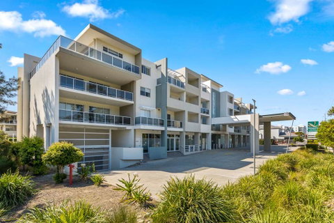 Quality Suites Pioneer Sands - Tourism Adelaide 0
