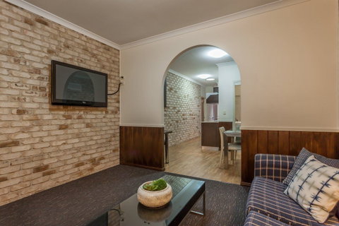 Highlander Motor Inn - Tourism Adelaide 1