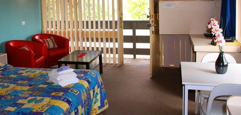 Jetty Motel - Tourism Adelaide 0