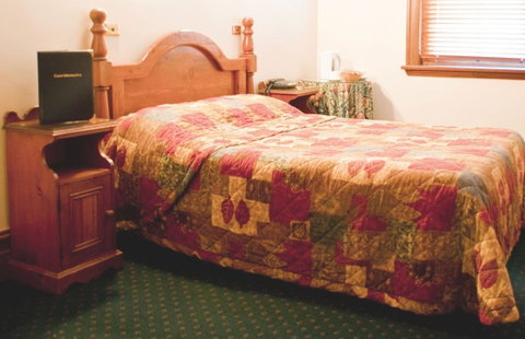 O'Malleys Hotel - Tourism Adelaide 1