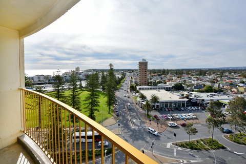 Atlantic Tower Motor Inn - Tourism Adelaide 1