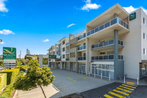 Quality Suites Pioneer Sands - Tourism Adelaide 1