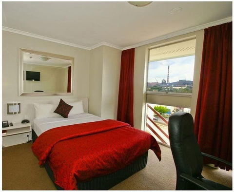 Isa Hotel - Tourism Adelaide 2