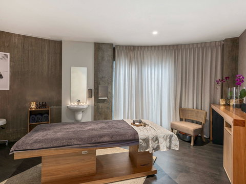 Peppers Silo Launceston - Tourism Adelaide 12