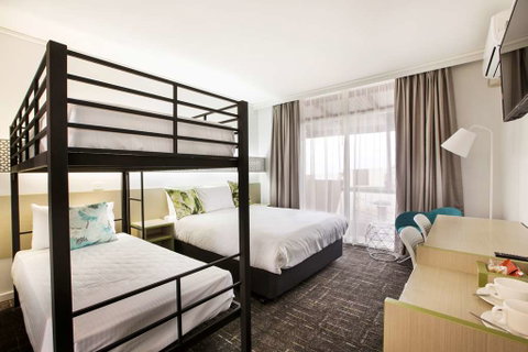 Nightcap at Sandringham Hotel - Tourism Adelaide 7