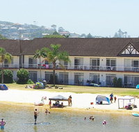 The Clan Lakeside Lodge - Tourism Adelaide