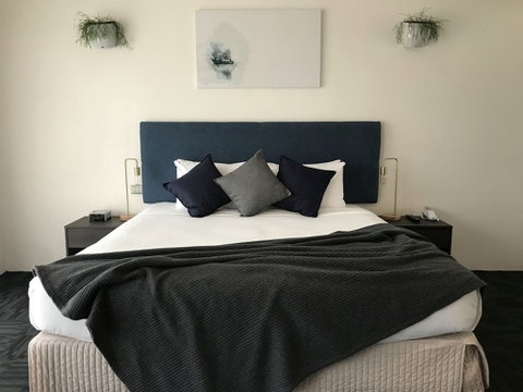 The Clan Lakeside Lodge - Tourism Adelaide 1