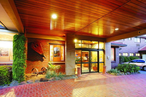 Hotel Bruce County - Tourism Adelaide 1