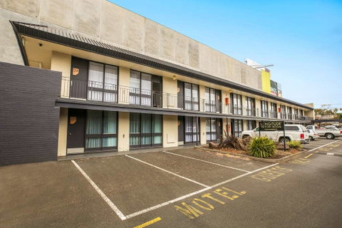 Matthew Flinders Hotel, a NightCap Hotel - Tourism Adelaide 1