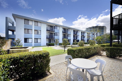 Assured Waterside Apartments - Tourism Adelaide 0