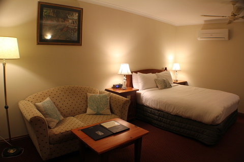 Gateway on Monash - Tourism Adelaide 2