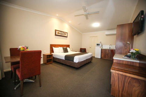 Roma Explorers Inn - Tourism Adelaide 2