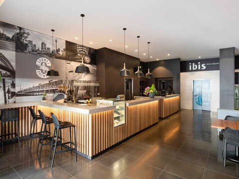 Hotel Ibis World Square - Tourism Adelaide 0