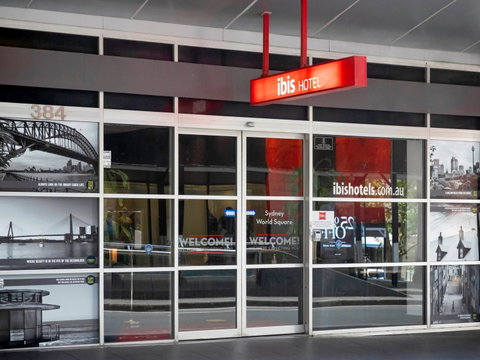 Hotel Ibis World Square - Tourism Adelaide 1