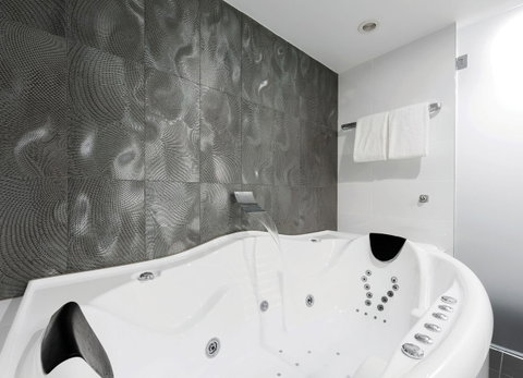 Avenue Hotel Canberra - Tourism Adelaide 4