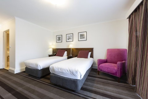 Mercure Canberra - Tourism Adelaide 8