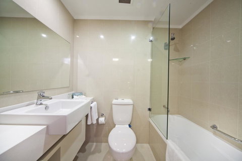 Mercure Canberra - Tourism Adelaide 33